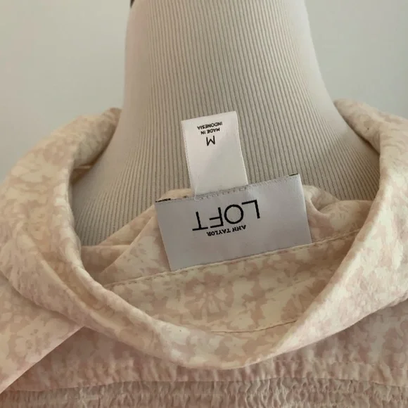 LOFT floral button down medium - Picture 6 of 7